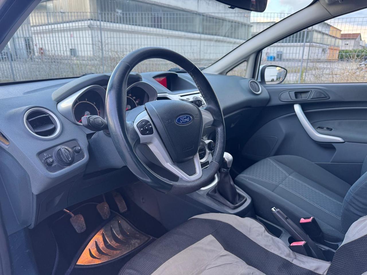 Ford Fiesta 1.2 60CV