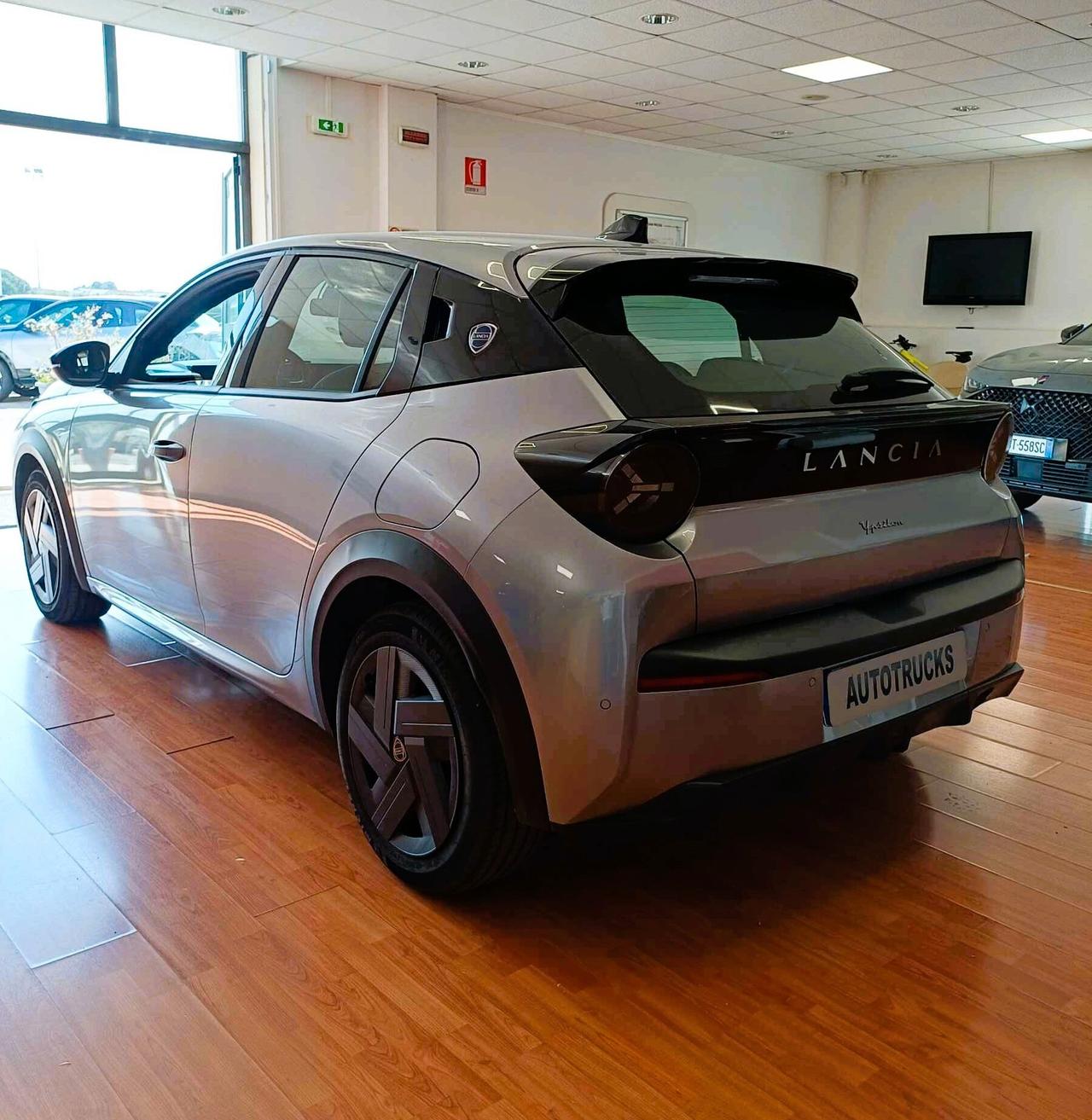 Lancia Ypsilon Hybrid e-DCT