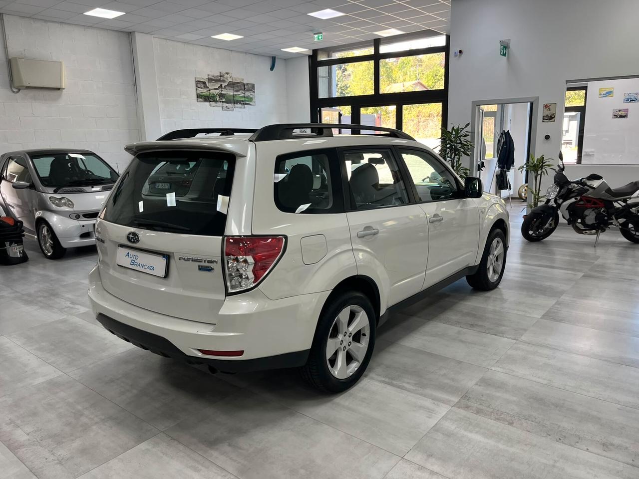 Subaru Forester 2.0d X 6mt