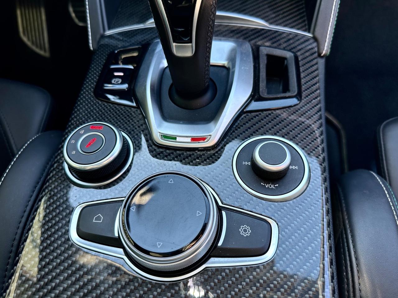 Alfa Romeo Stelvio 2.9 Bi-Turbo V6 510 CV AT8 QUADRIFOGLIO VERDE TETTO + AKRAPOVIC