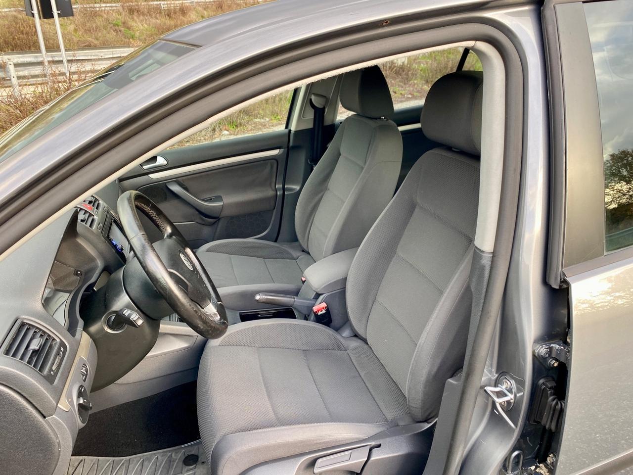 Volkswagen Golf 1.9 TDI 6 Marce 5p. Sportline