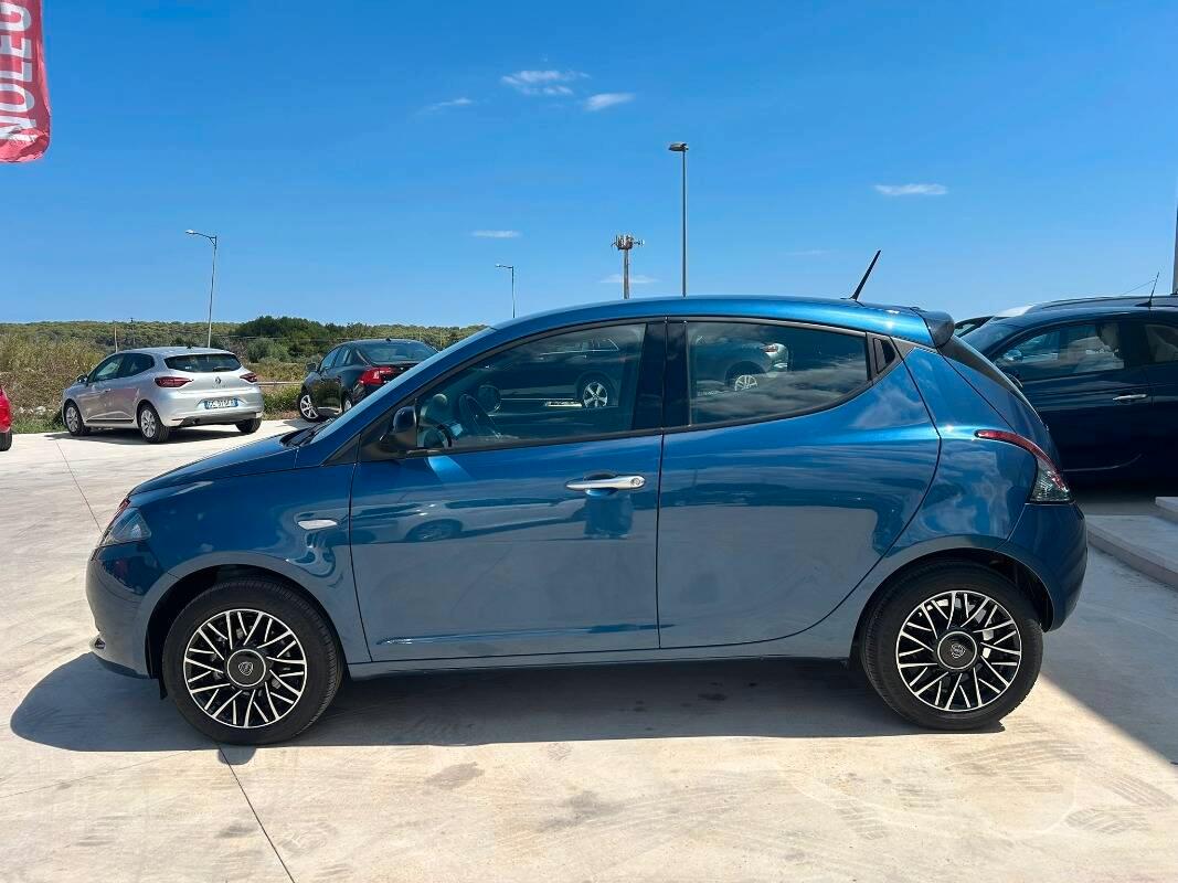 Lancia Ypsilon III 1.0 firefly hybrid Platino s&s 70cv