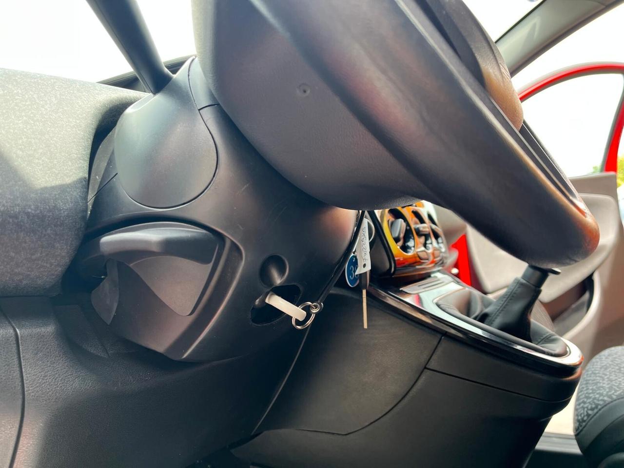 Lancia Ypsilon 1.2 69 CV 5 porte GPL Ecochic Elefantino Blu