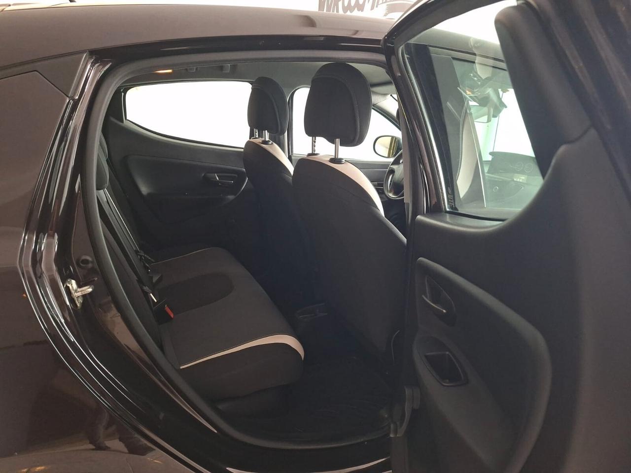 Lancia Ypsilon 1.2 69 CV 5 porte Elefantino