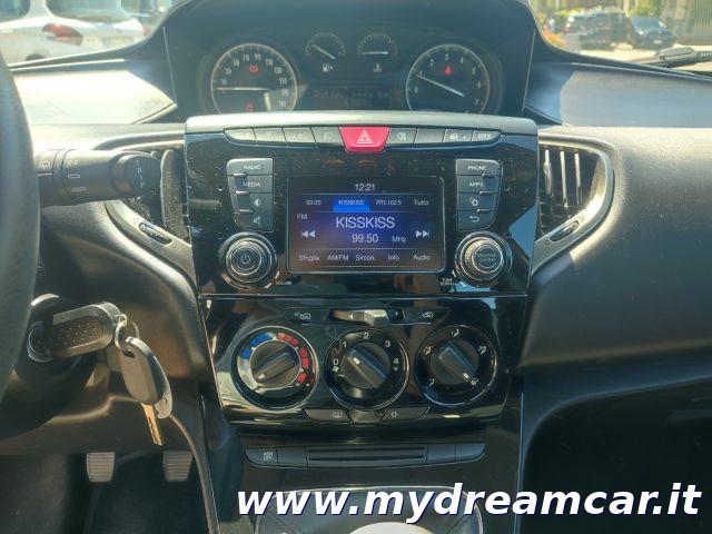 LANCIA Ypsilon 1.2 69 CV 5 porte Platinum