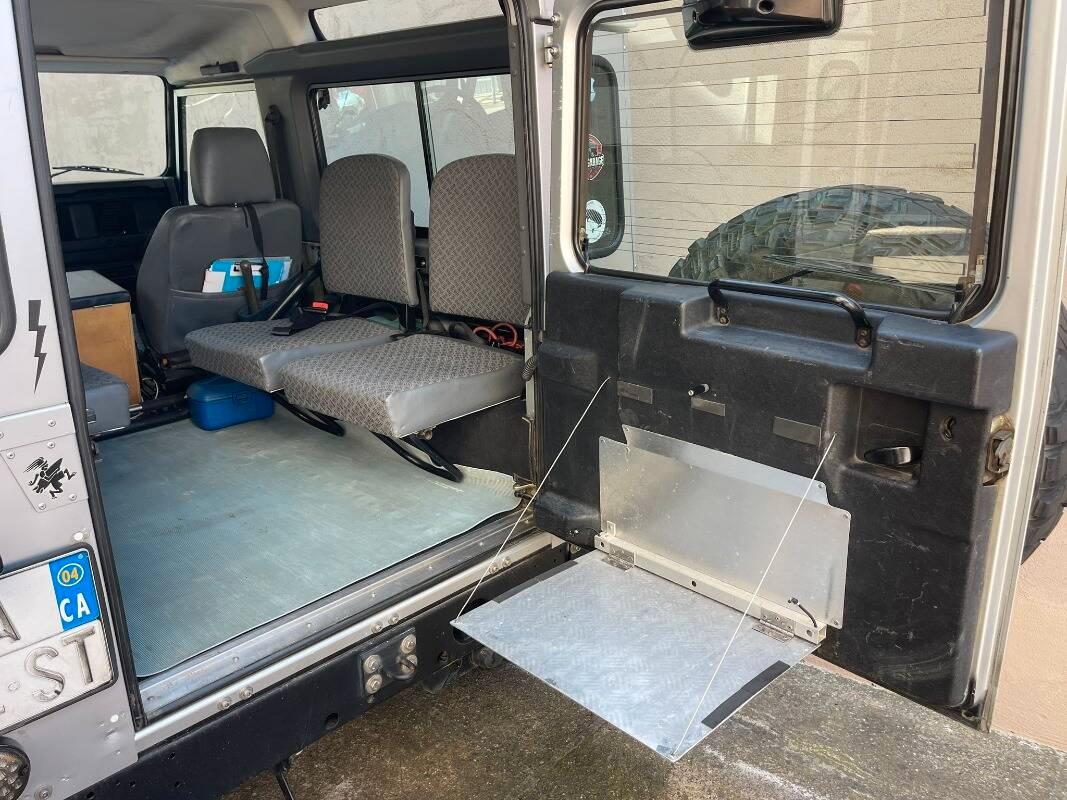 Land Rover Defender 90 SW Land Rover Defender 2.5 td5