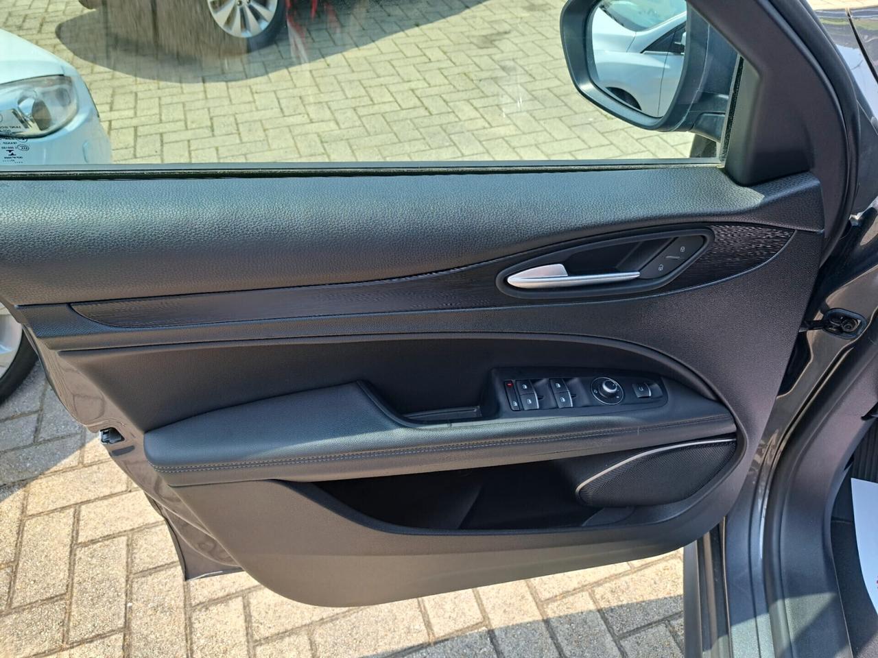 Alfa Romeo Stelvio 2.2 Turbodiesel 150 CV AT8 RWD Super