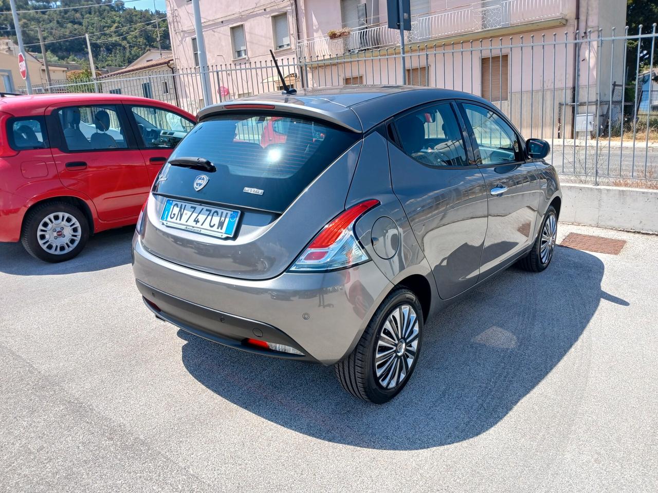 Lancia Ypsilon 1.0 HYBRID 70CV GOLD 2023