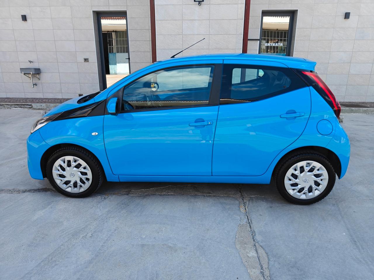 Toyota Aygo 1.0 VVT-i 72 CV 5 porte x-fun