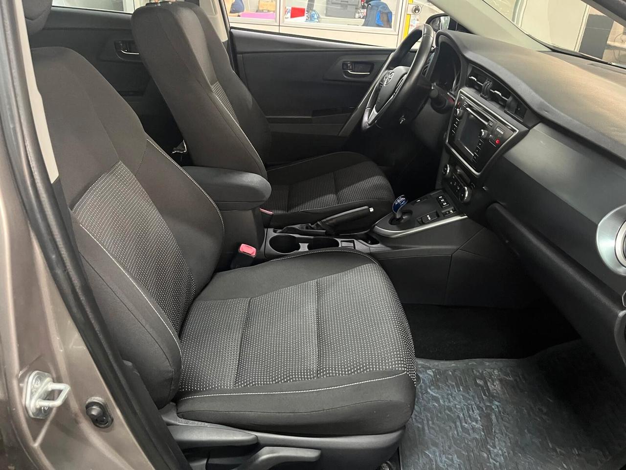 Toyota Auris Touring Sports 1.8 Hybrid Lounge
