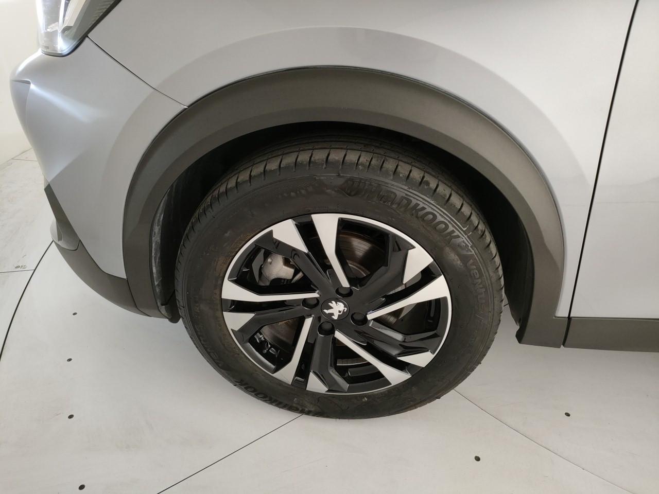 PEUGEOT e-2008 Allure Pack 100kW