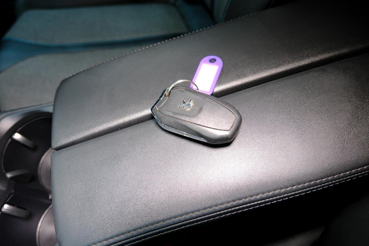 Peugeot 3008 1500 BlueHDi 130cv ALLURE EAT 8 Cockpit