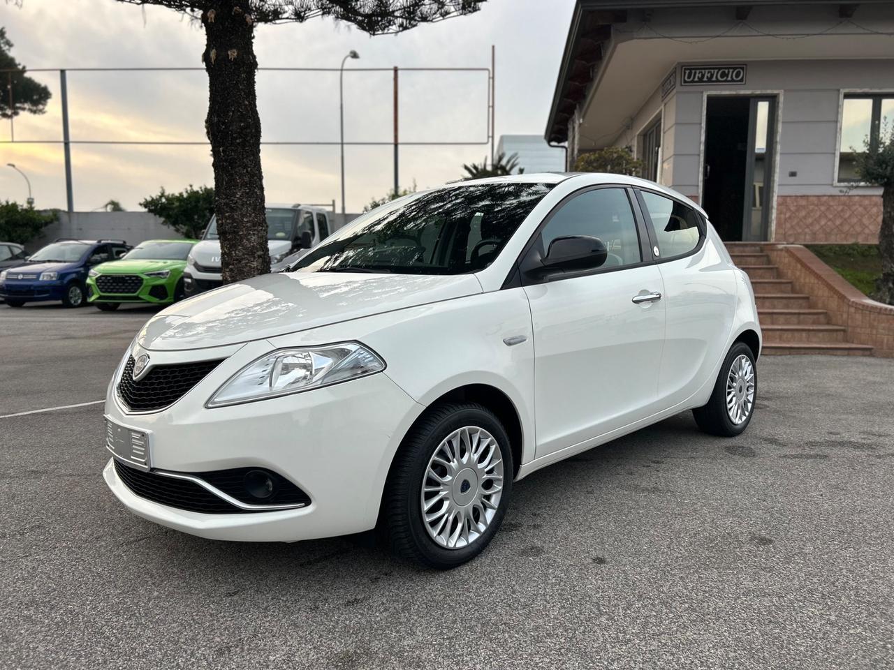 Lancia Ypsilon 1.2 GPL Ecochic Gold