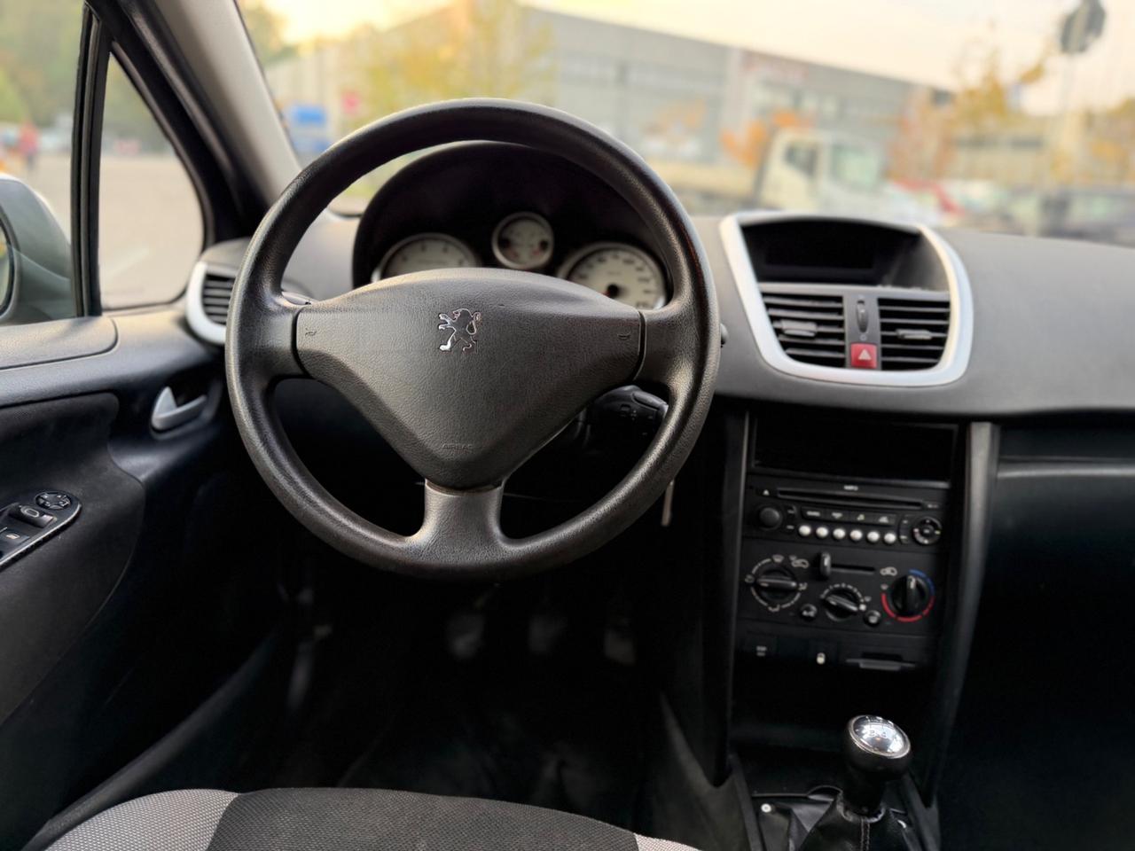 Peugeot 207 1.4 8V 75CV 5p. *Neopatentati*