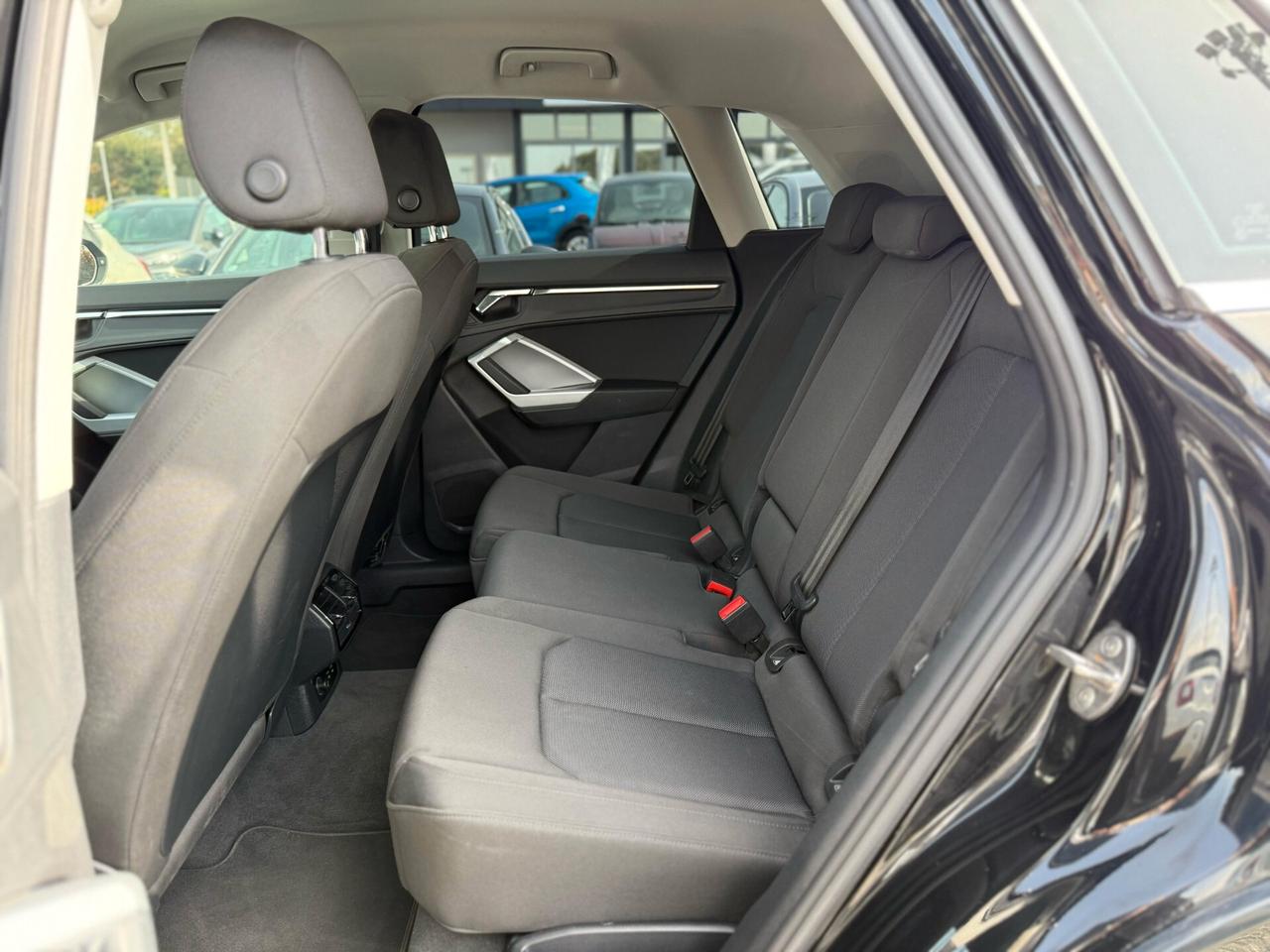 Audi Q3 35 TDI S tronic Business Advanced