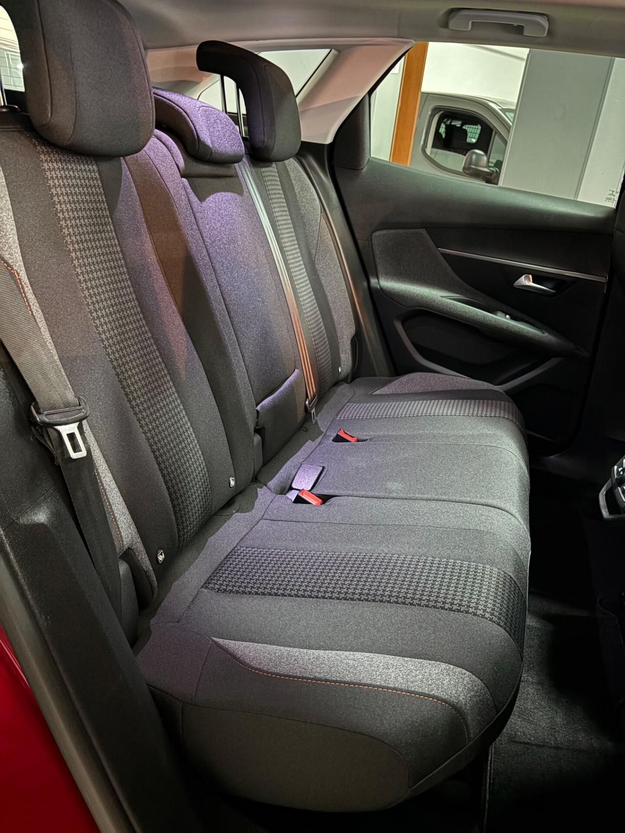 Peugeot 3008 BlueHDi 130