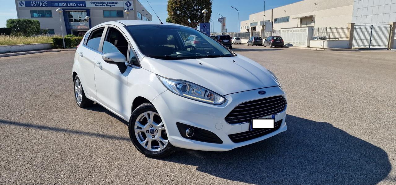 Ford Fiesta 1.2 60CV Black & White Edition 2015