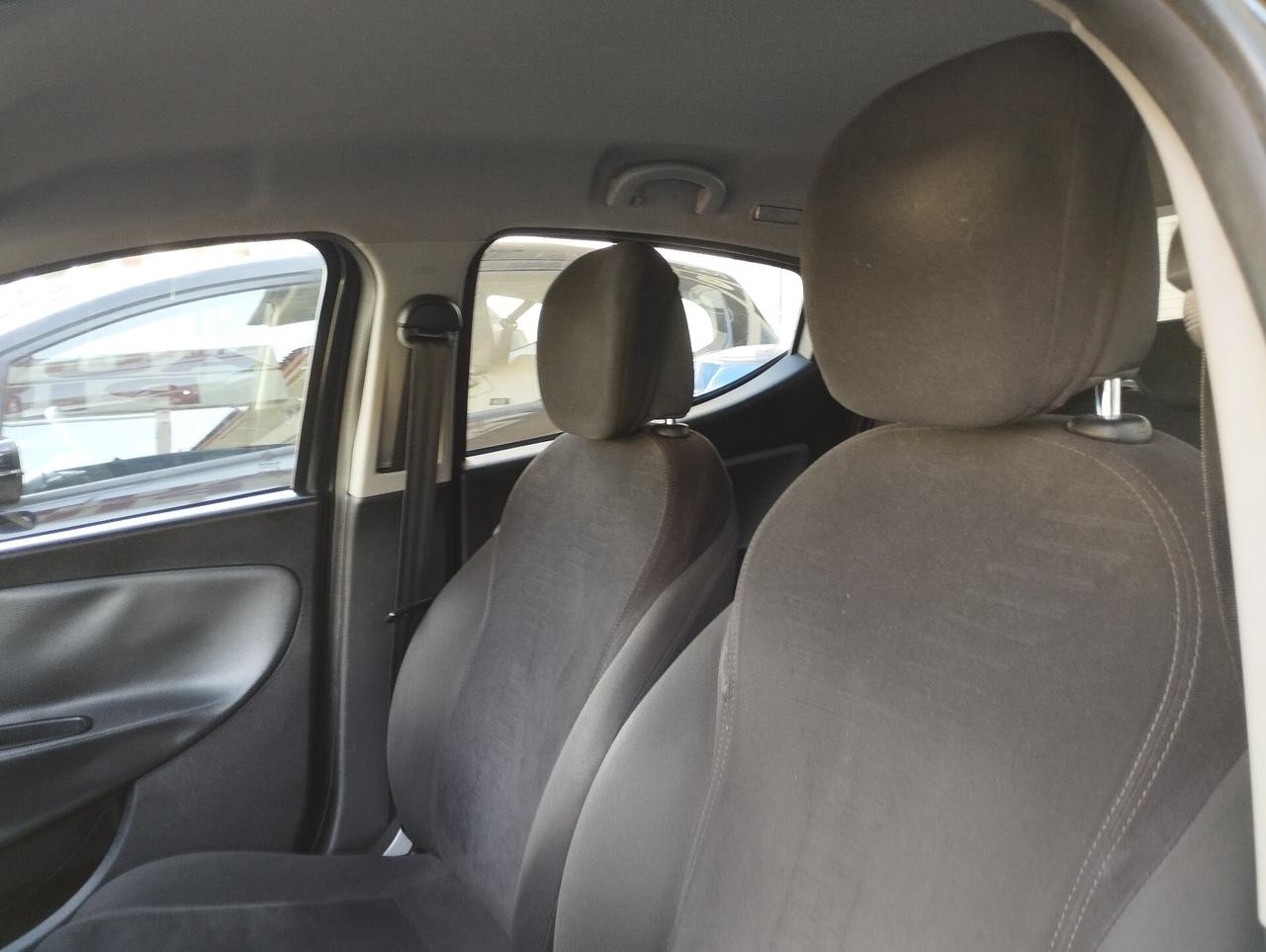 Lancia Ypsilon 1.2 69 CV 5 porte