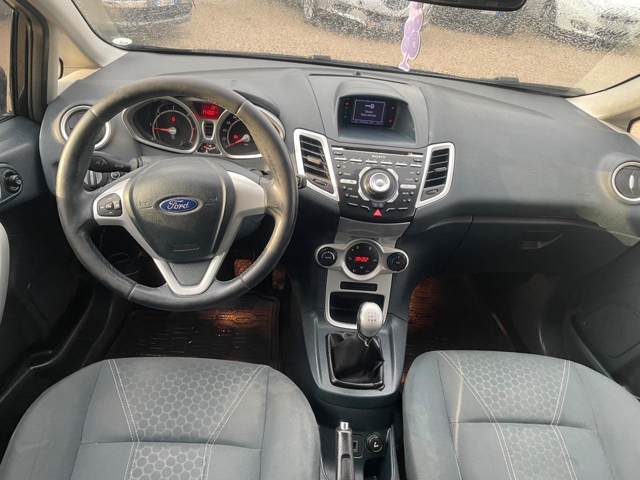 Ford Fiesta 1.4 TDCi 70CV 5 porte Titanium