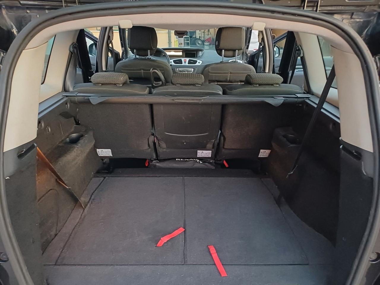 Renault Scenic GRAND 1.5 DCI 7 POSTI