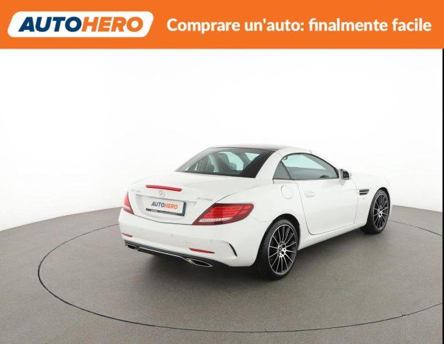 MERCEDES-BENZ SLC 300 Premium