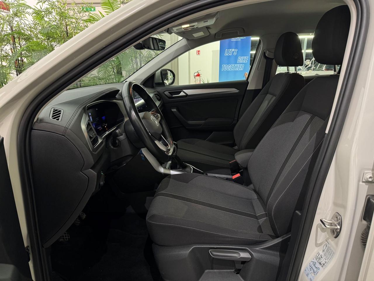 VOLKSWAGEN T-Roc 2022 1.0 tsi Life 110cv