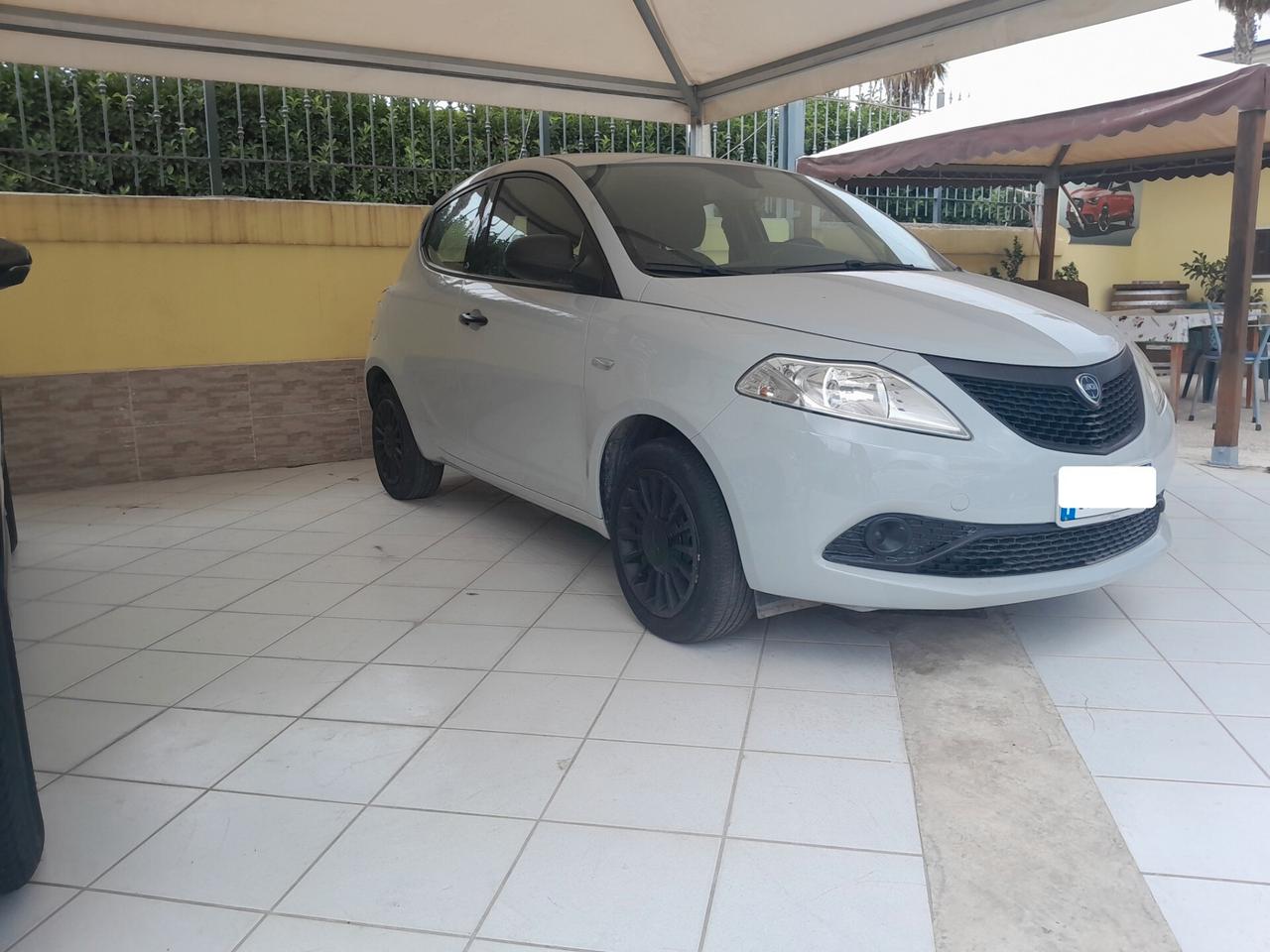Lancia Ypsilon 1.2 69 CV 5 porte S&S Gold