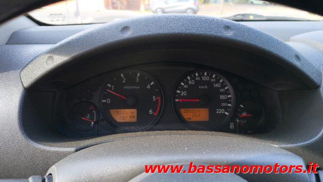 NISSAN Navara 2.5 dCi 4 porte Double Cab SE