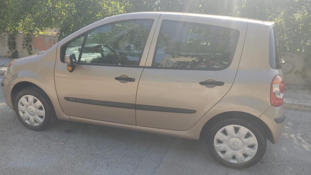 Renault Modus 1.2 16V Luxe Privilège