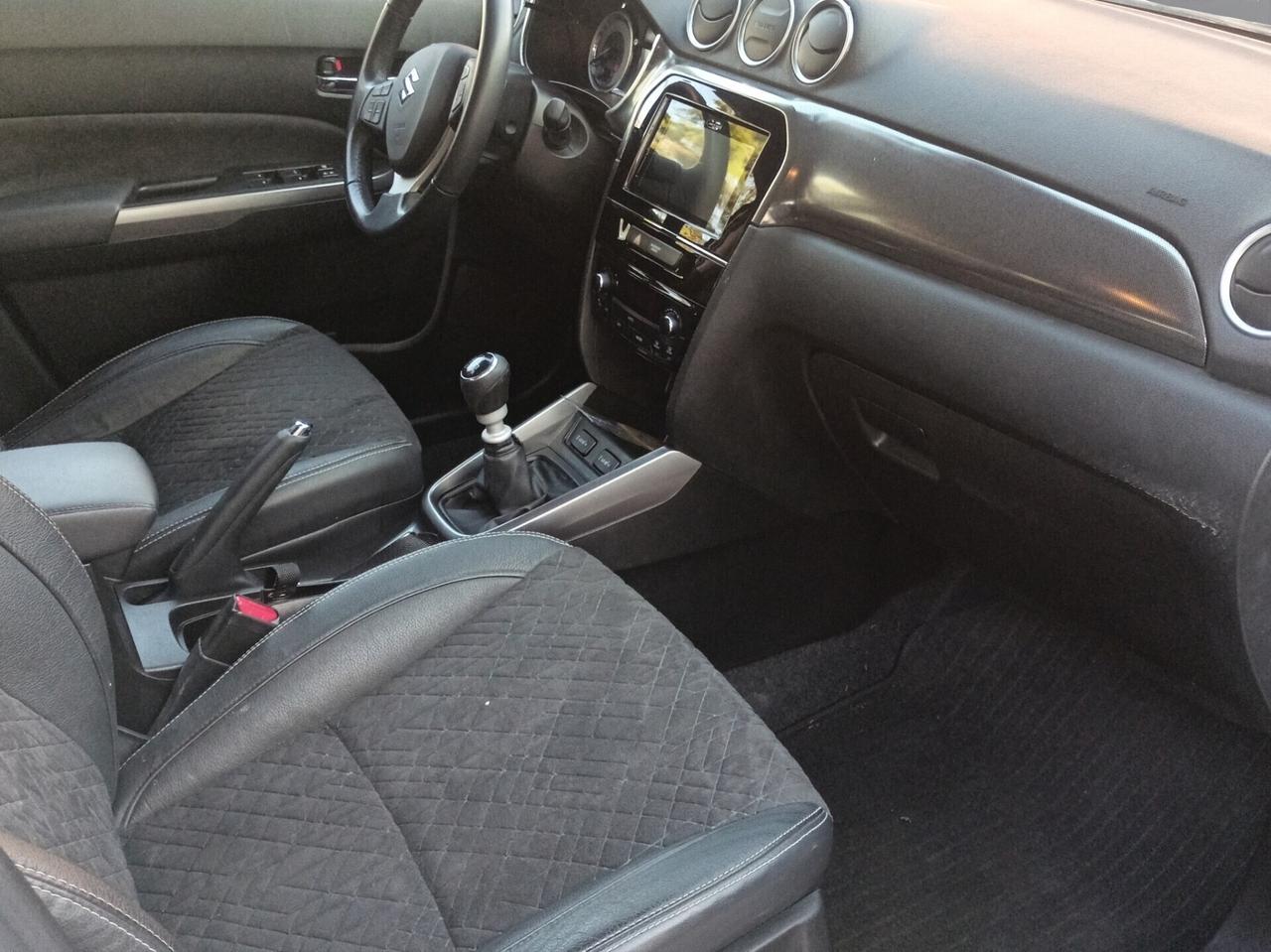 Suzuki Vitara 1.4 Hybrid Top
