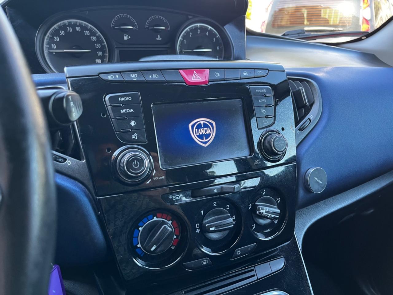 Lancia Ypsilon 1.2 69 CV 5 porte