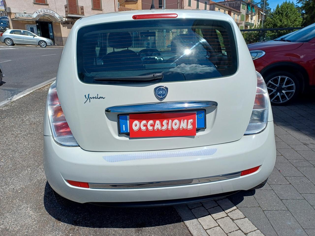 Lancia Ypsilon 1.3 MJT 75 CV Unyca