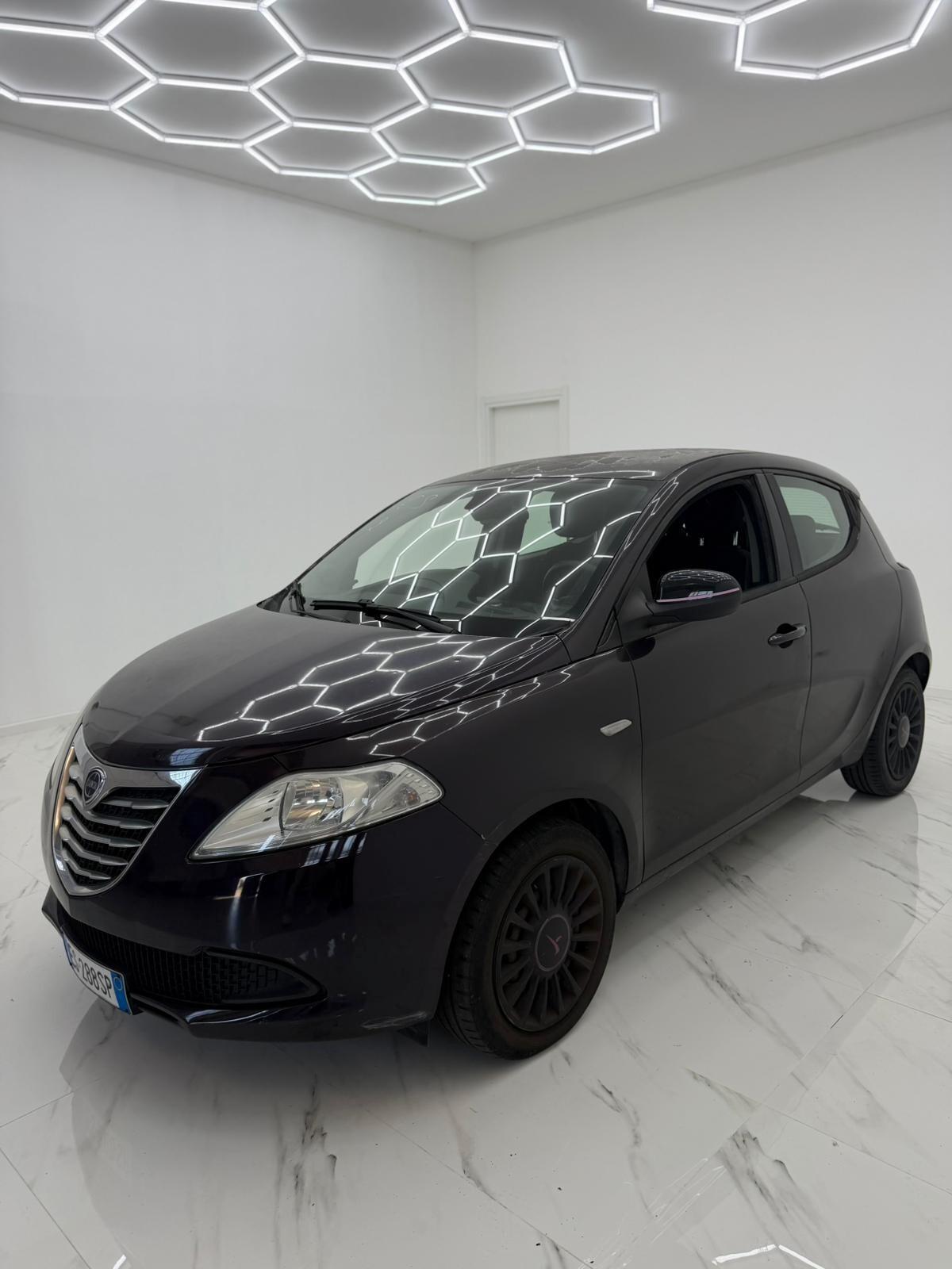 Lancia Ypsilon 1.2 69 CV 5 porte Platinum