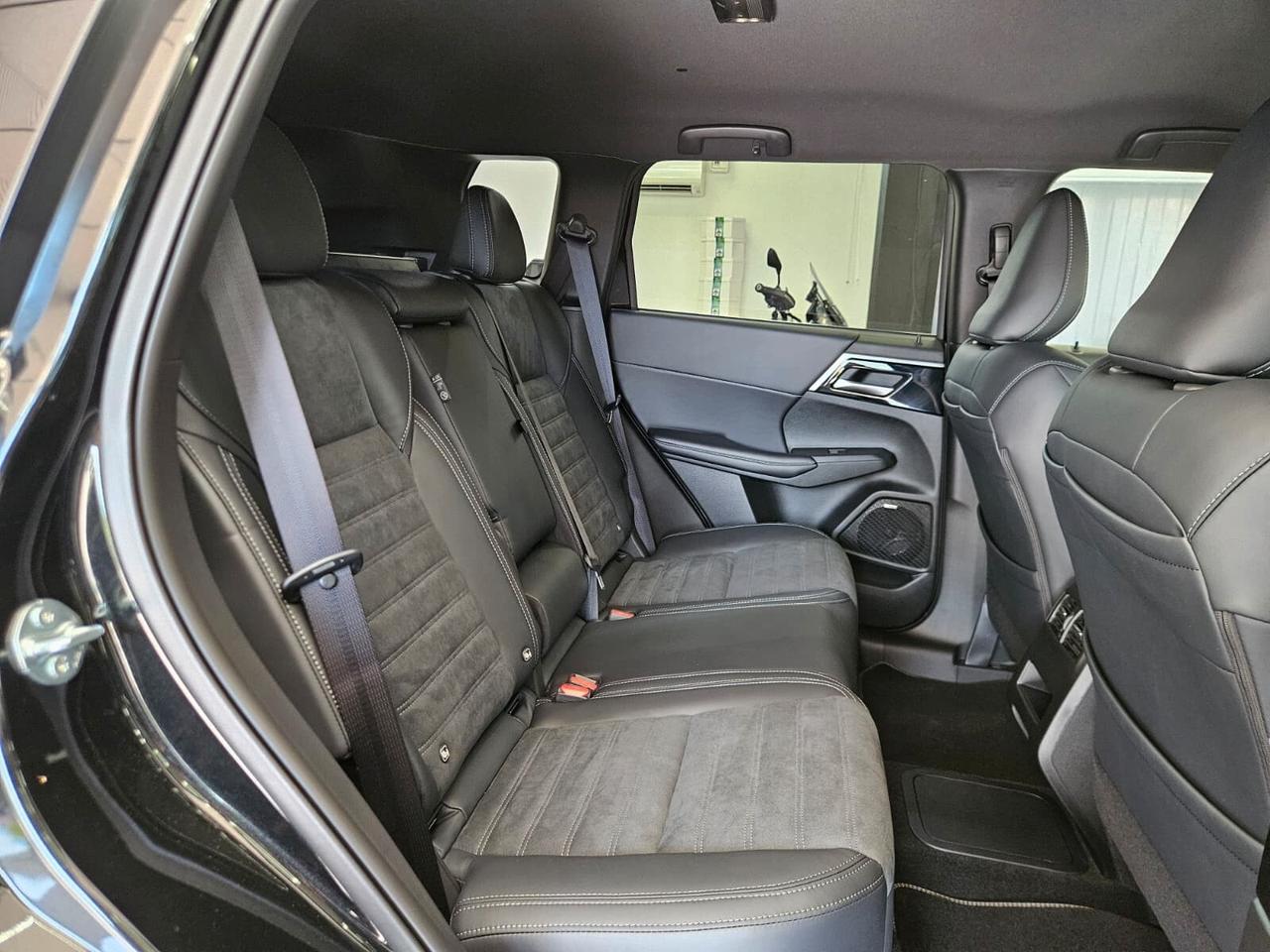 Mitsubishi Outlander DISPONIBILE IN VARIE COLORAZIONI E ALLESTIMENTI - CONCESSIONARIO UFFICIALE