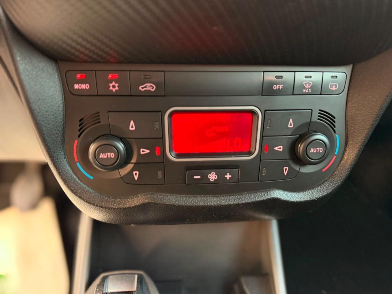 Alfa Romeo MiTo 1.3 JTDm-2 95CV Distinctive PELLE TOTALE SENSORI PARCHEGGIO