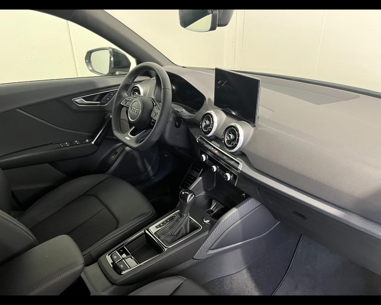 AUDI Q2 35 TDI S-TRONIC IDENTITY BLACK