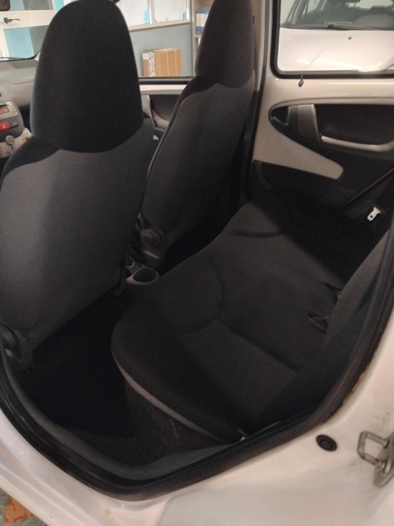 Toyota Aygo 1.0 12V VVT-i 5 porte Deep Ocean Connect