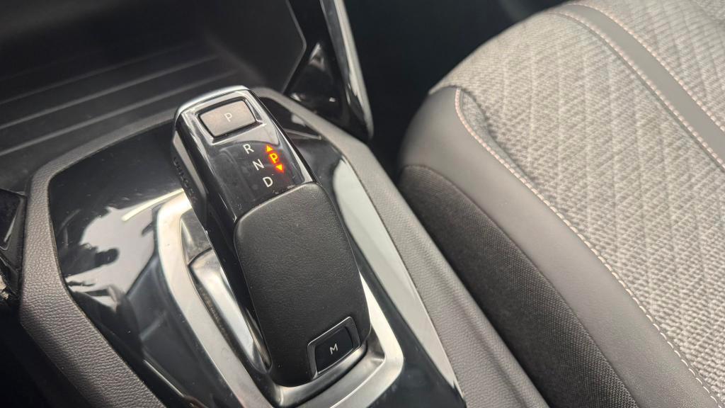 Peugeot 208 1.2 Puretech Active Pack 100 Cv. AUTOMATICA