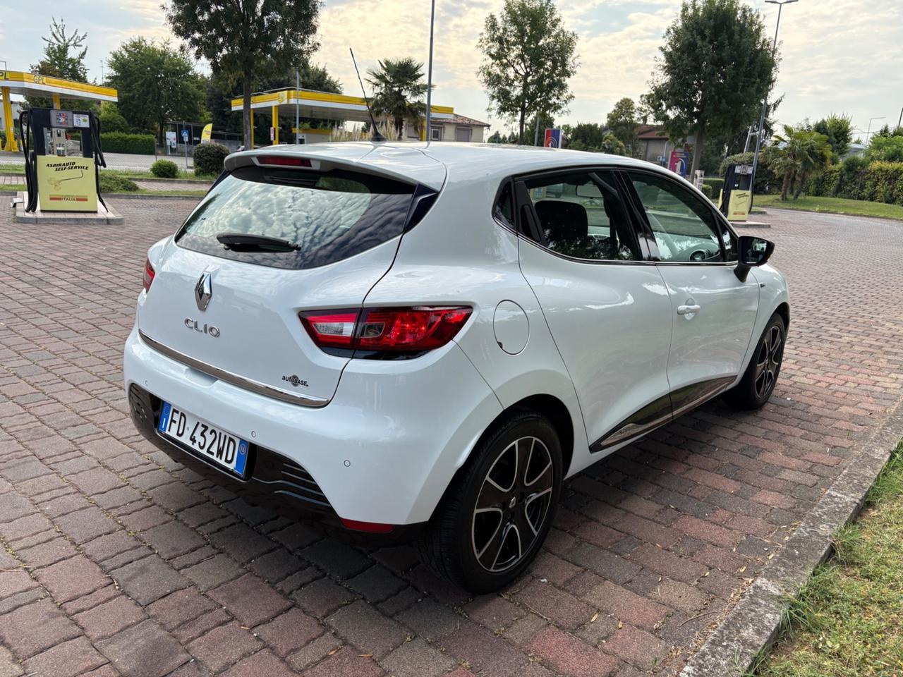 Renault Clio 1.2 75CV Duel