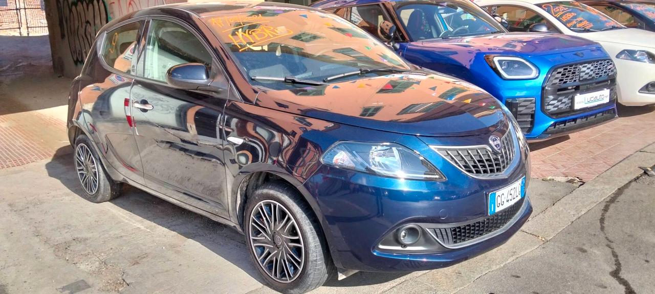 Lancia Ypsilon 1.0 FireFly 5 porte S&S Hybrid Ecochic Silver