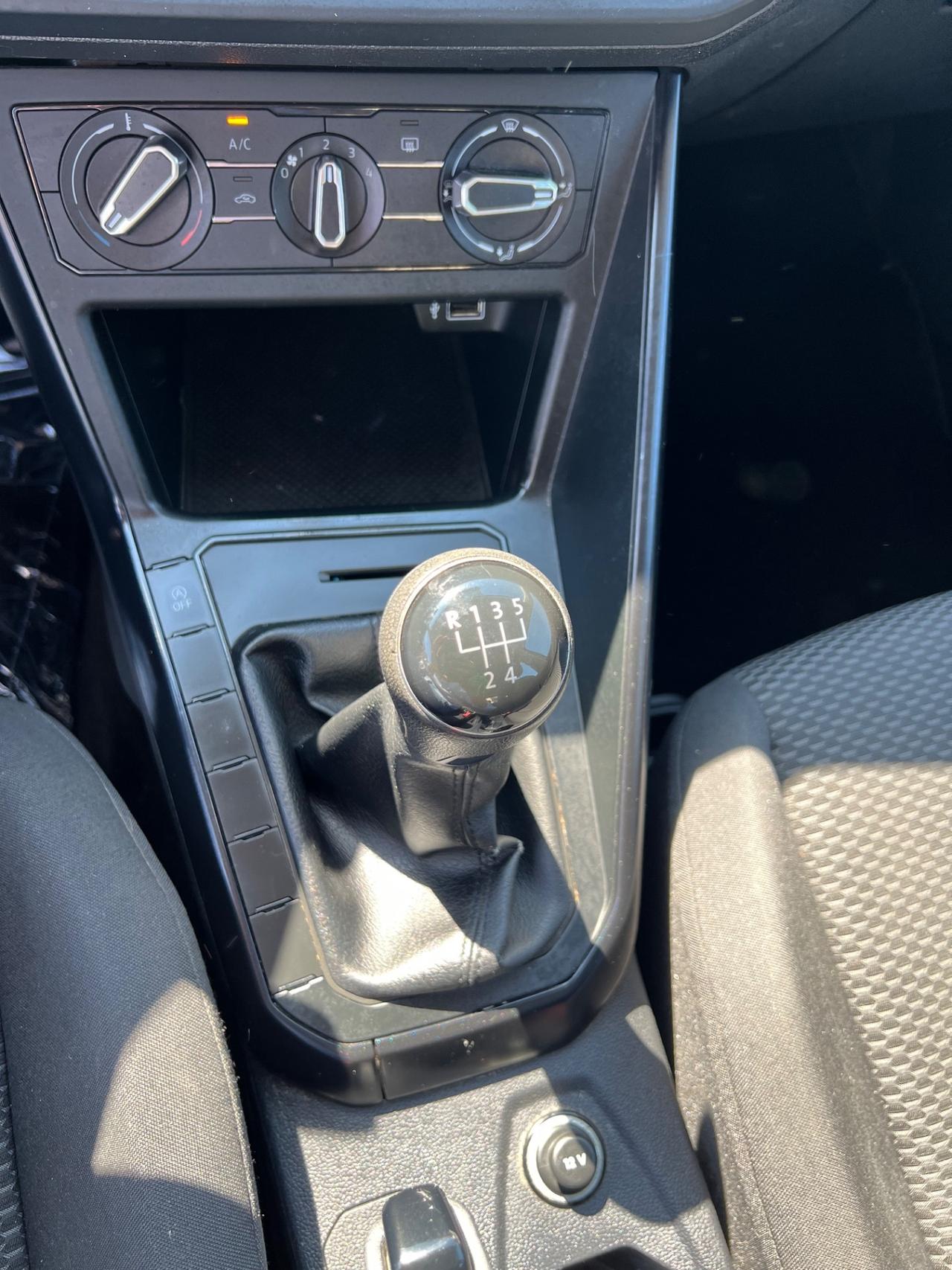 Volkswagen Polo 1.0 65cv 5p. 2018