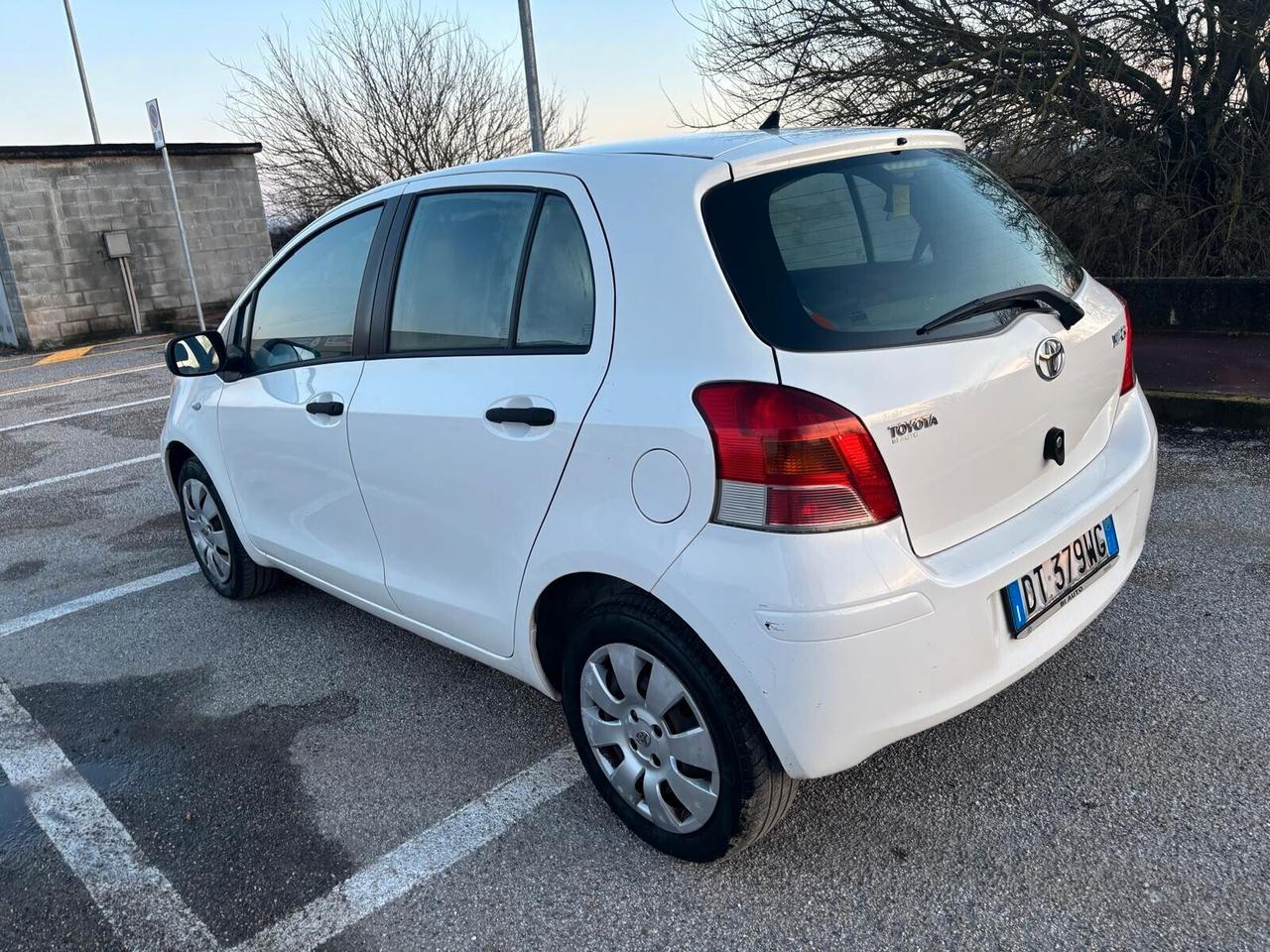 Toyota Yaris 1.0 5 porte Sol UNICO PROPRIETARIO TAGLIANDATA TOYOTA UNICO PROPRIETARIO