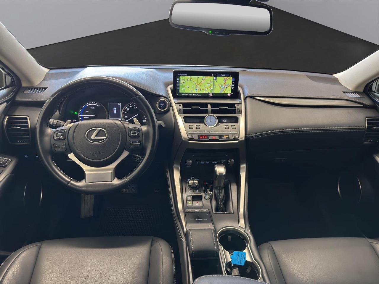 Lexus NX 300h 2.5 Premium 4wd cvt