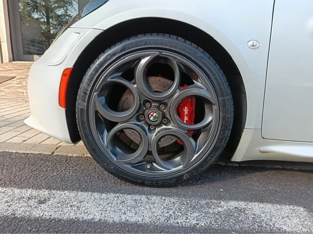 Alfa Romeo 4C COUPE' LAUNCH EDITION 353/500, TAGLIANDATA, KIT ACCESSORI COMPLETO