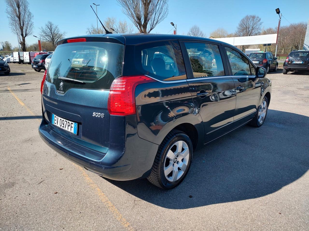 Peugeot 5008 1.6 HDi 115CV Business, 7 POSTI, GARANZIA L.12 MESI