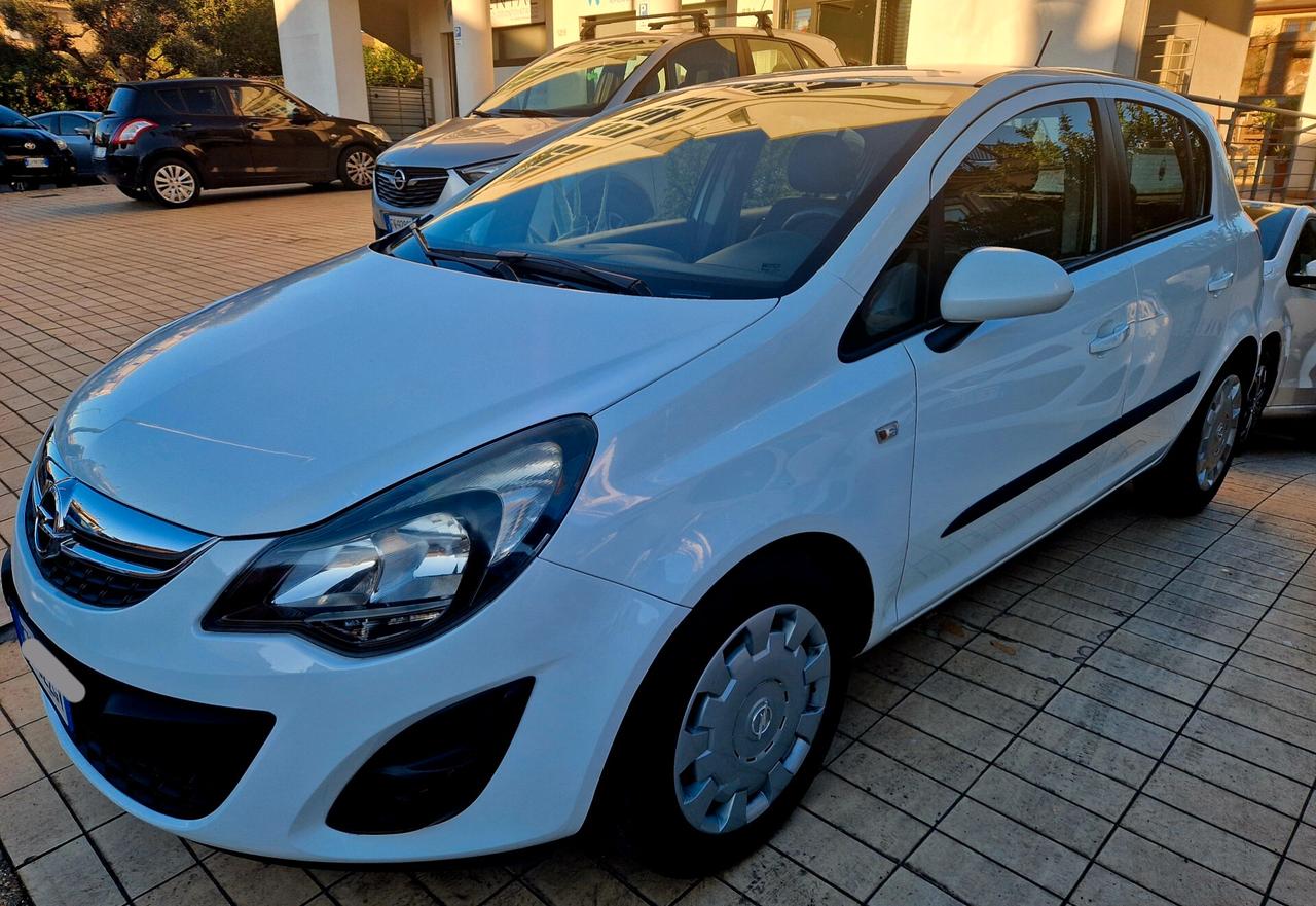 Opel Corsa 1.2 5 porte Cosmo