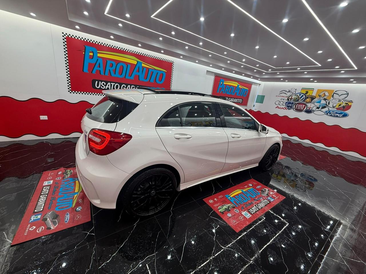 Mercedes-benz A 180 1.5 109cv Premium - 2014