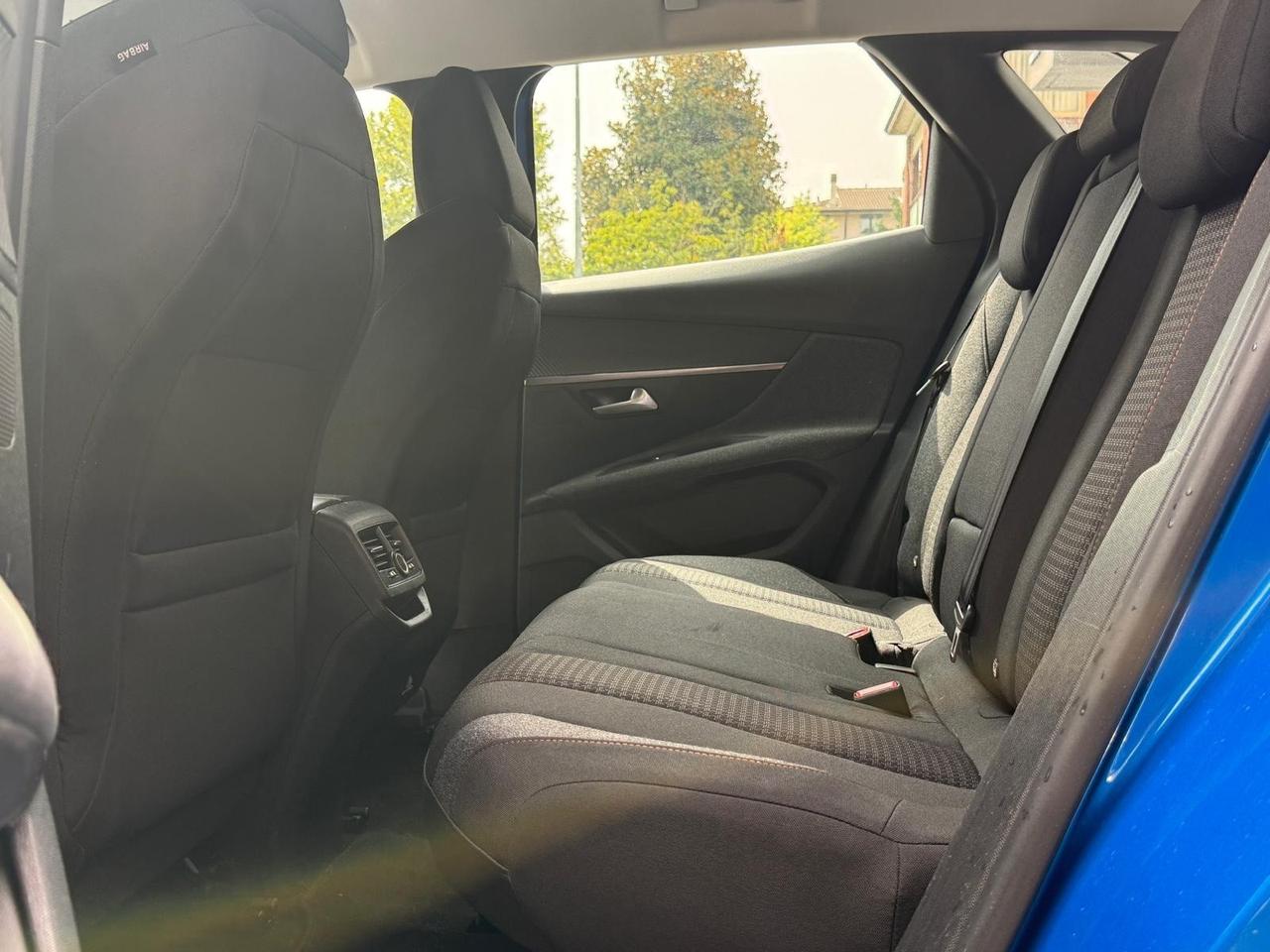 Peugeot 3008 BlueHDi 130 S&S EAT8 Active Pack
