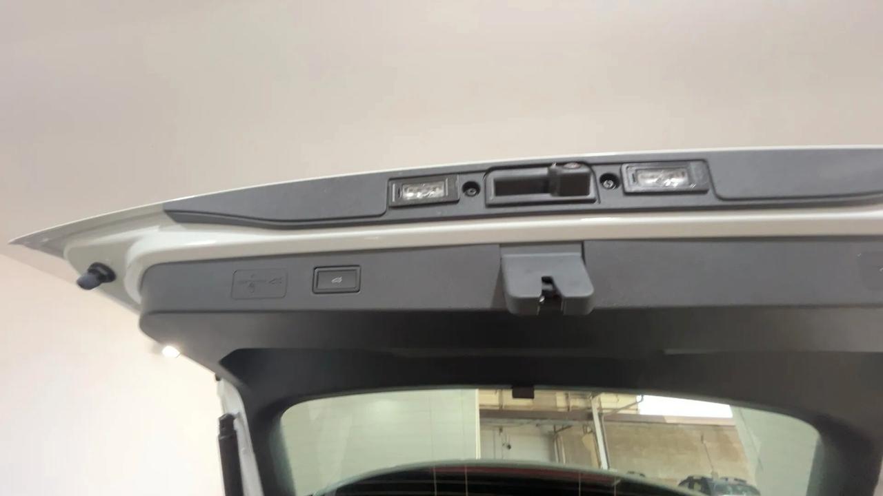 Volkswagen T-Roc 1.5 eTSI ACT 150 CV DSG R-Line