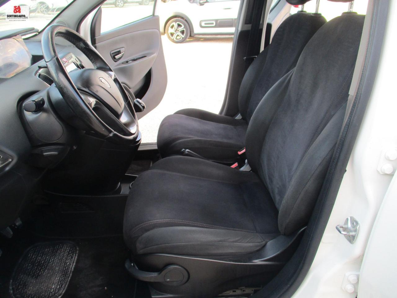 Lancia Ypsilon 1.3 MJT 16V 95 CV 5 porte S&S Platinum 12/2013